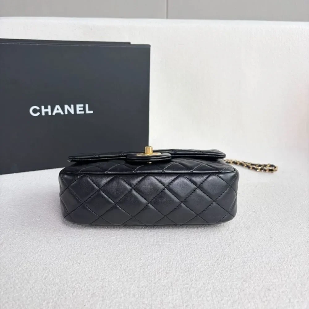 CHANEL brand color